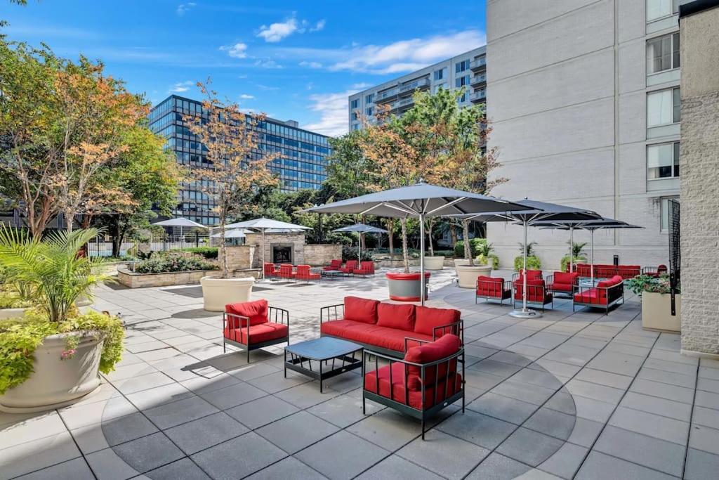 Style And Convenience Apartment At Crystal City Arlington Exterior foto